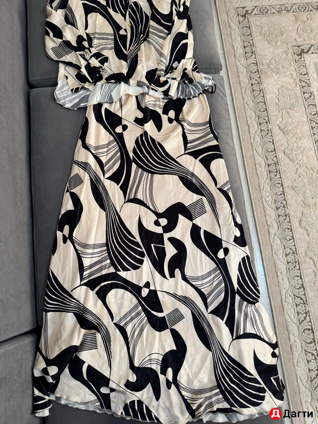 Женский атласный костюм