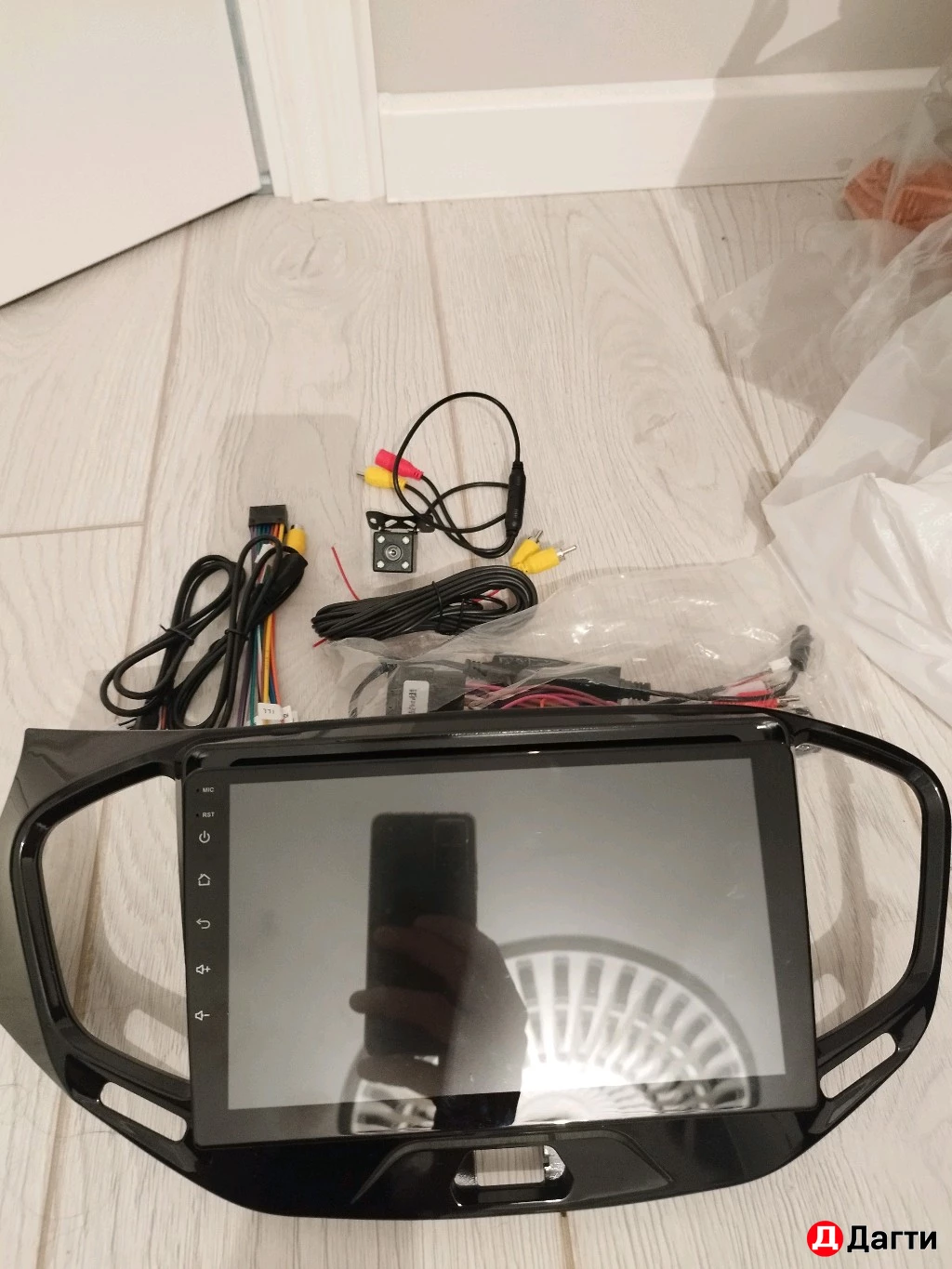 РАМКА НА ВЕСТУ И МОНИТОР