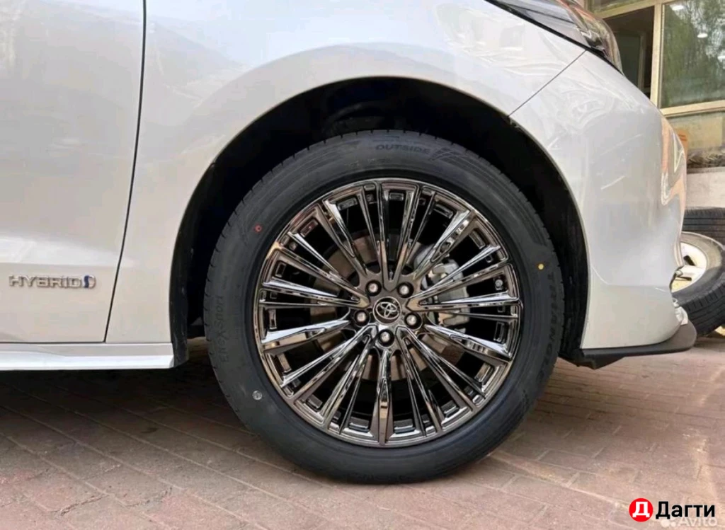 Новые кованных диски на Toyota Camry Flow Form R19