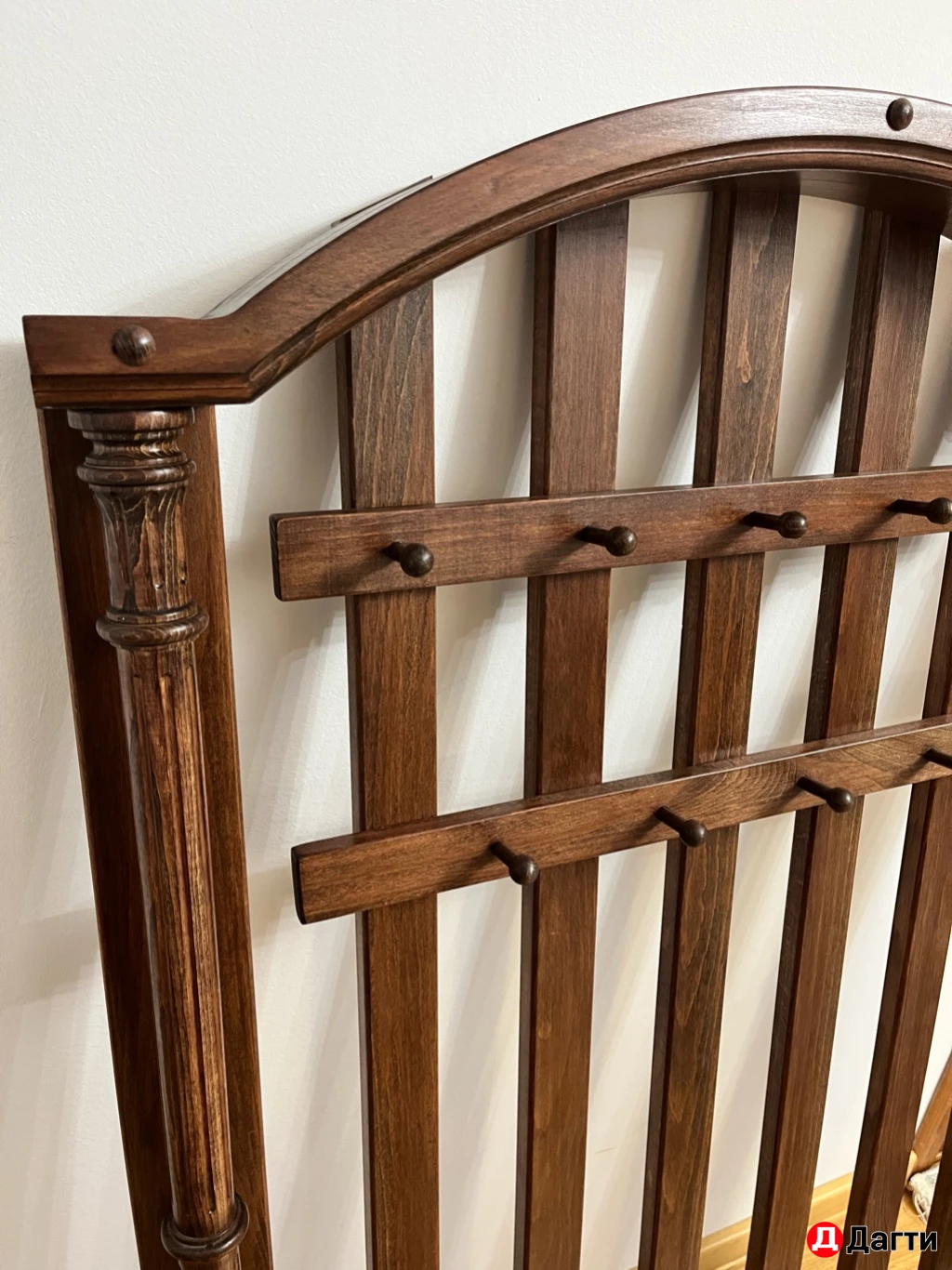 Вешалки настенные.