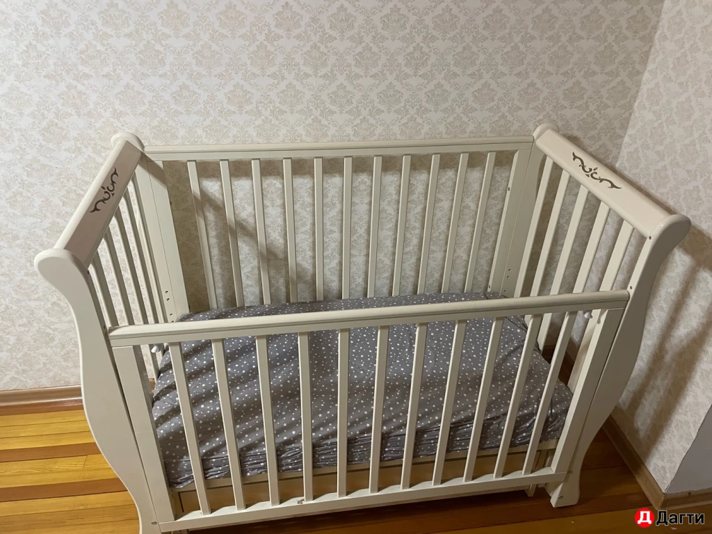 Детская кровать с матрасом