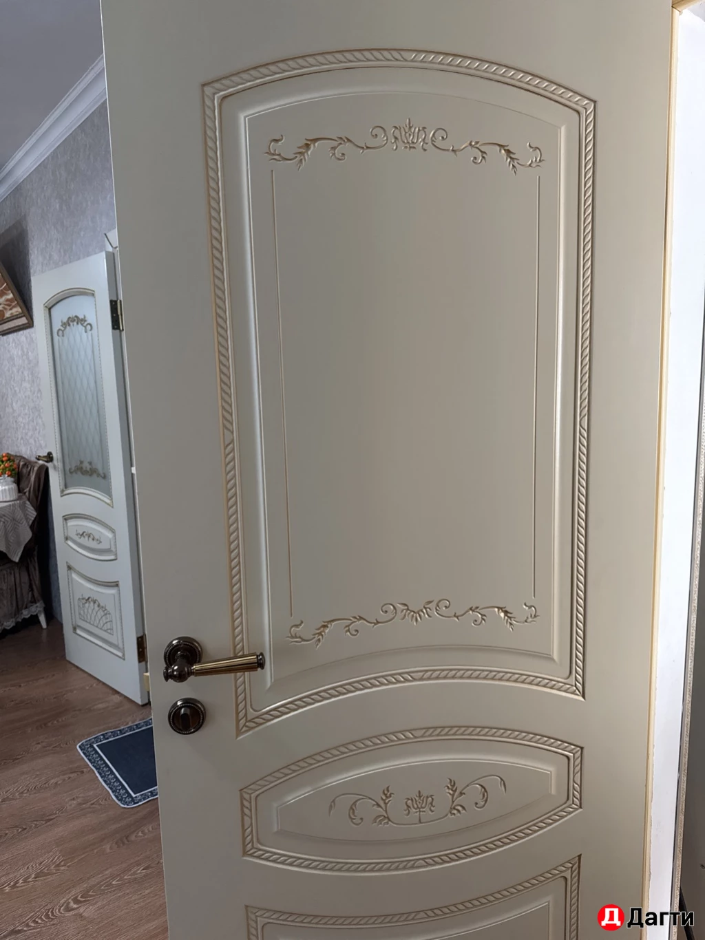 Продаю двери