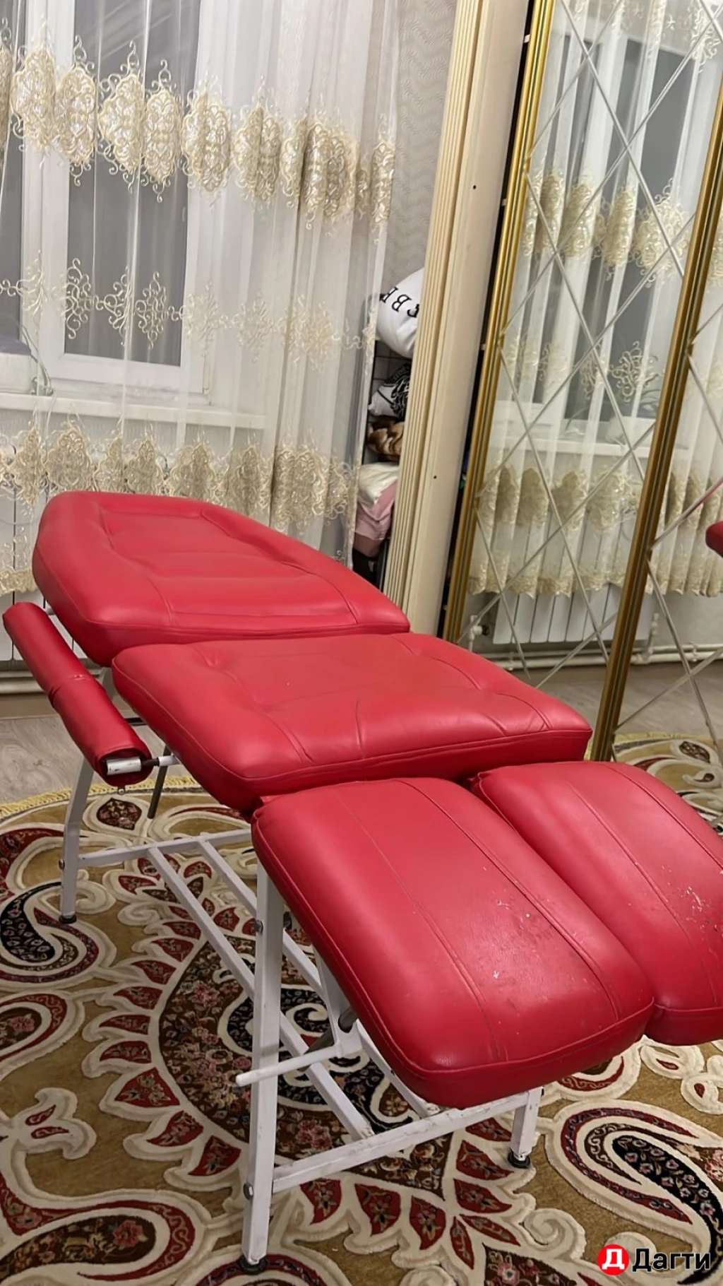Кушетка косметологичкая .