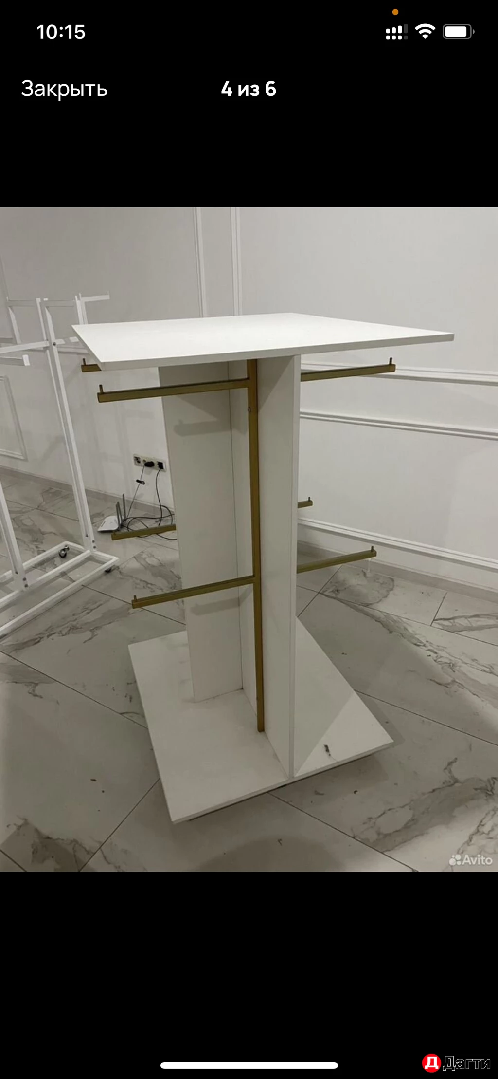 Полки, стеллажи, вешалки