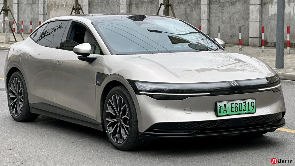 Zeekr 007, 2025 года