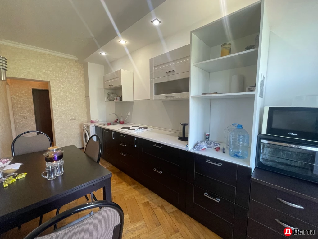 Квартира, 2 комнаты, 65 м², Агент