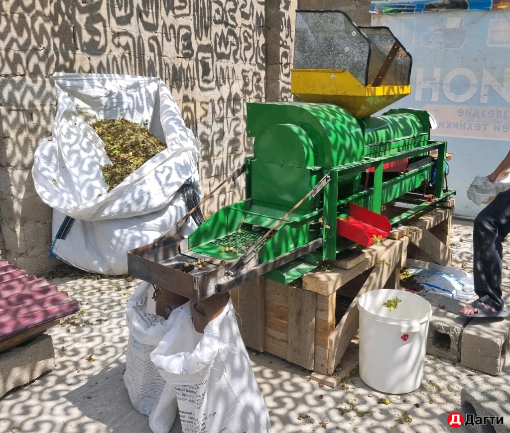 Машина для чистки фундука от шелухи