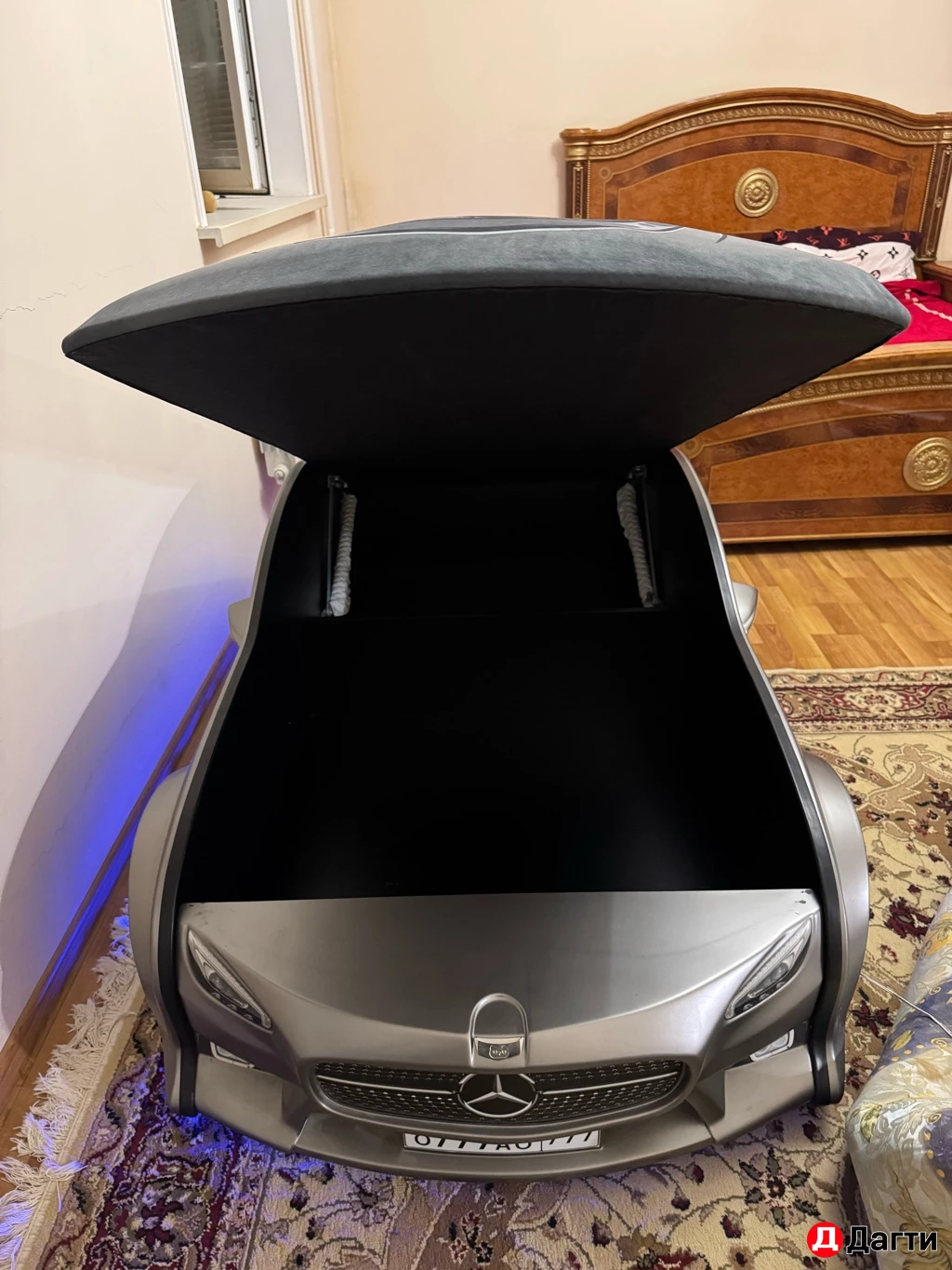 Кровать машина