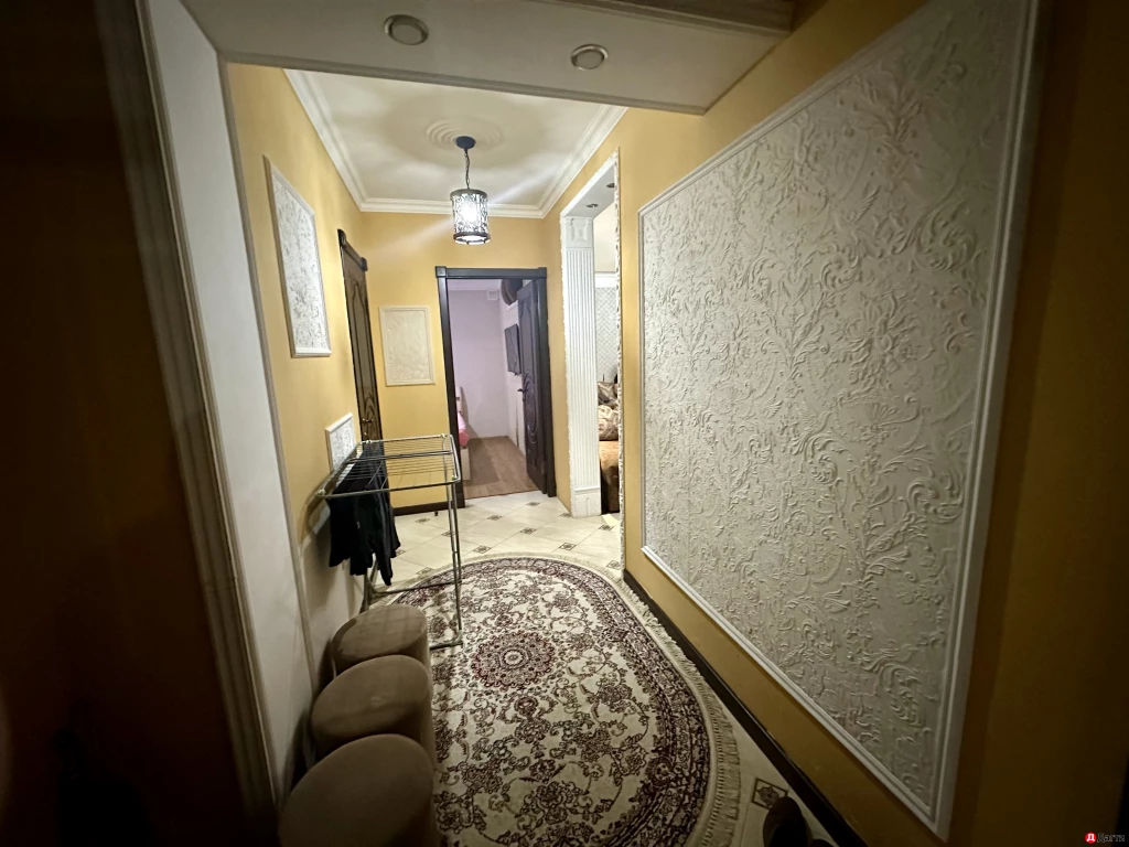 Квартира, 3 комнаты, 60 м², Агент