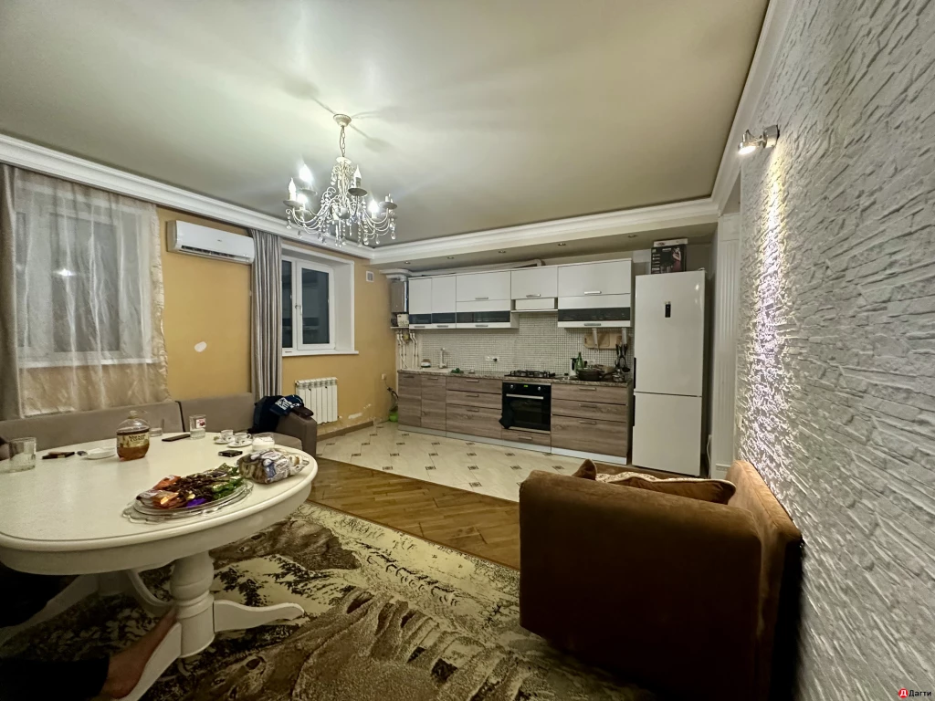 Квартира, 3 комнаты, 60 м², Агент