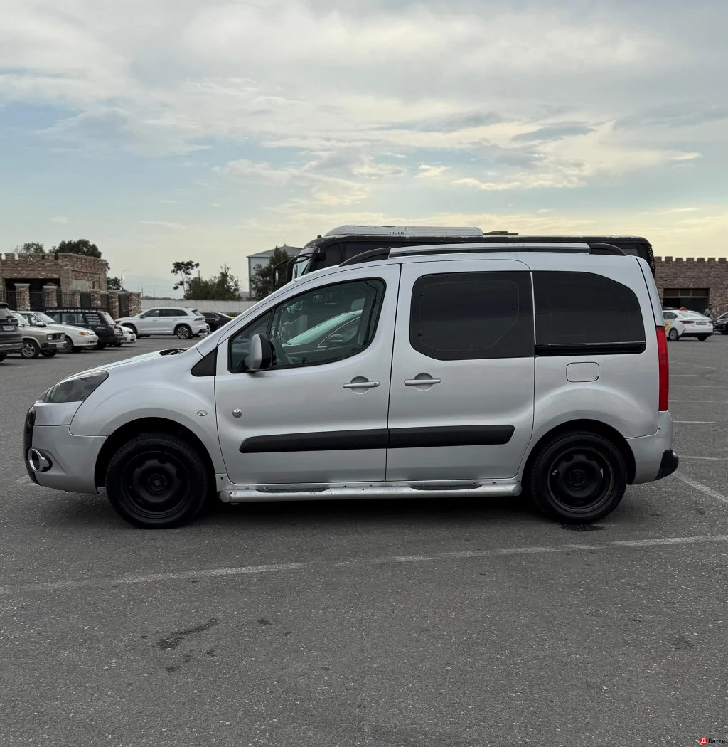 Peugeot Partner, 2011 года