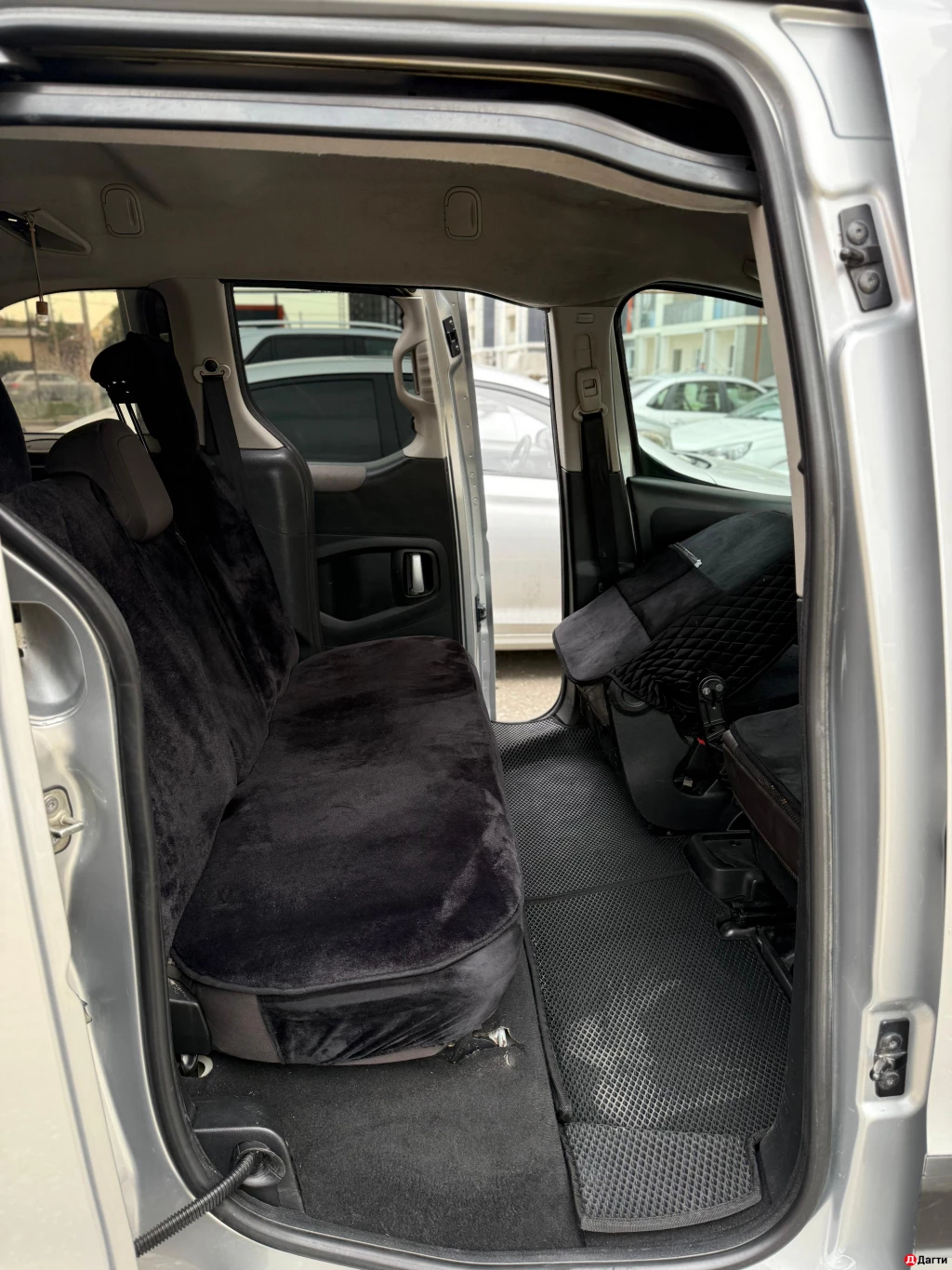 Peugeot Partner, 2011 года