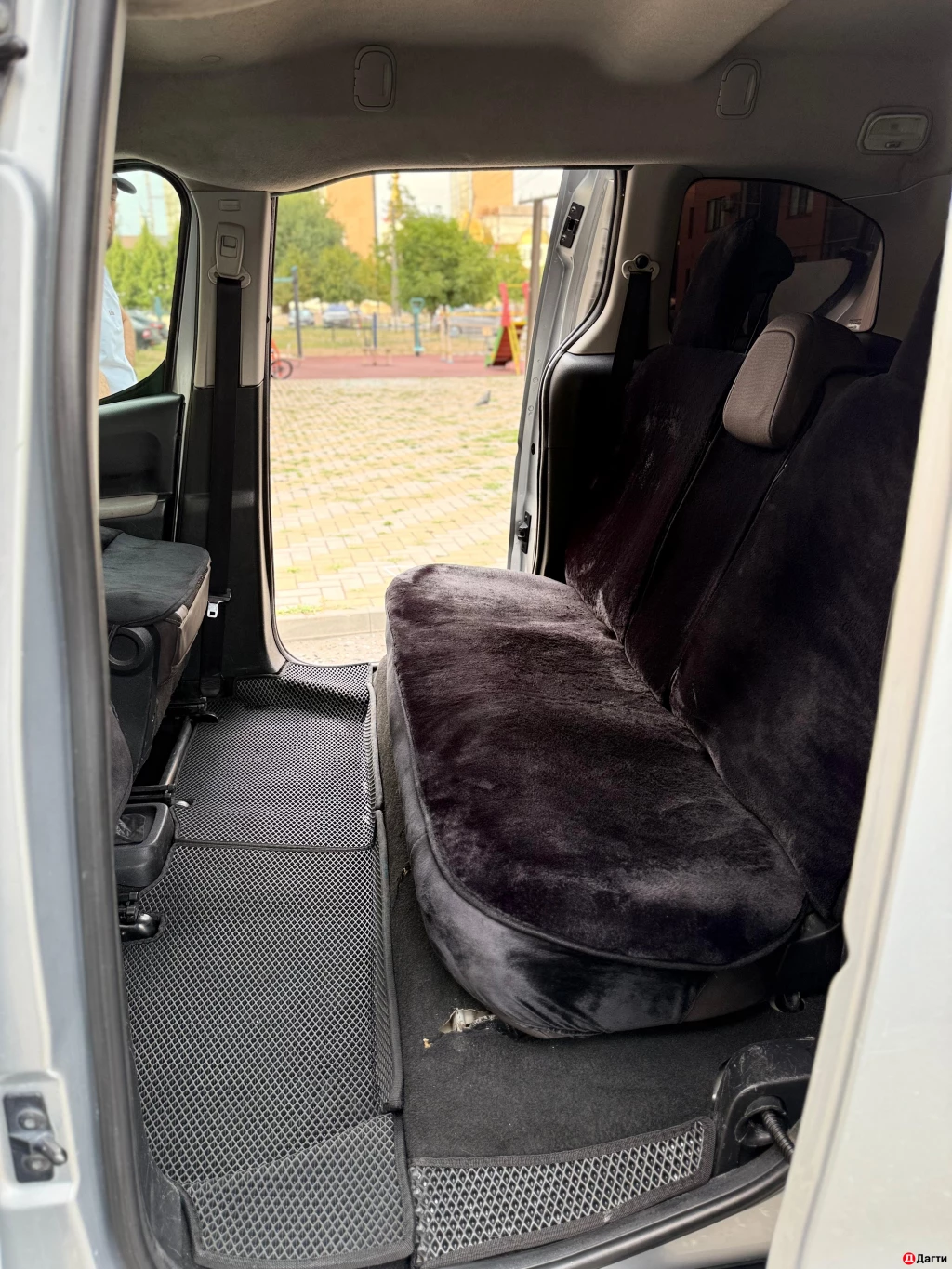 Peugeot Partner, 2011 года