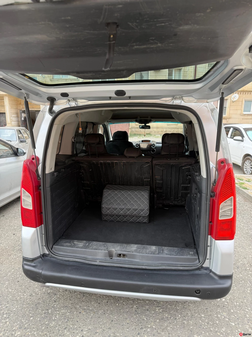 Peugeot Partner, 2011 года