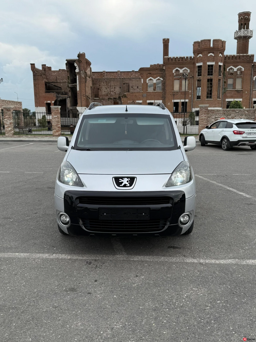 Peugeot Partner, 2011 года