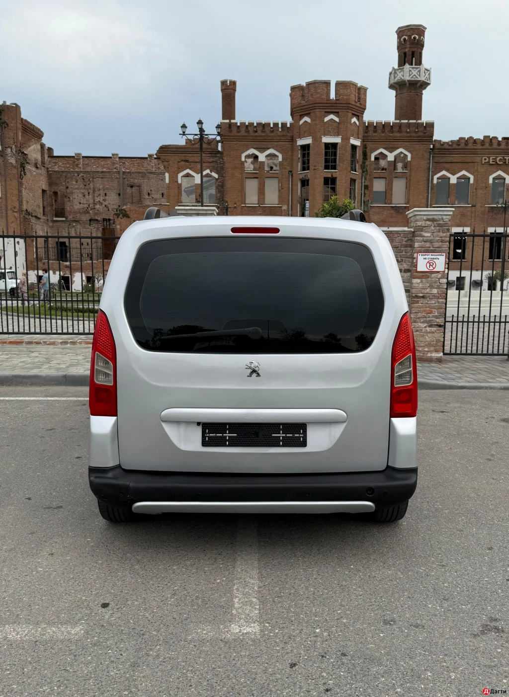 Peugeot Partner, 2011 года