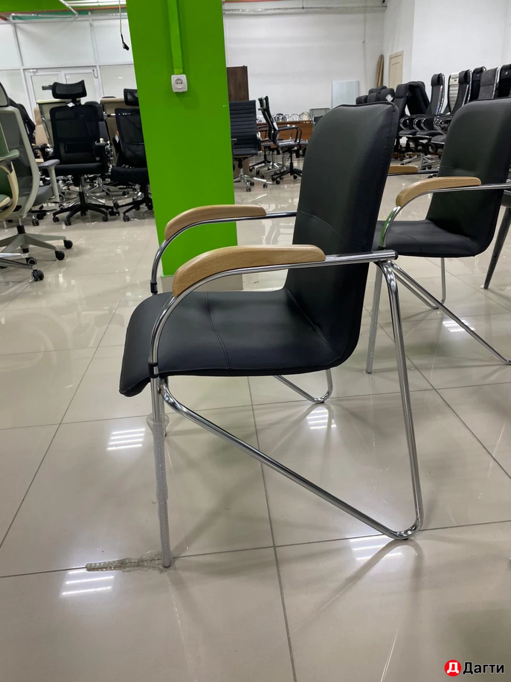 Конференц-кресло Самба КС 1 Экокожа черная/Хром