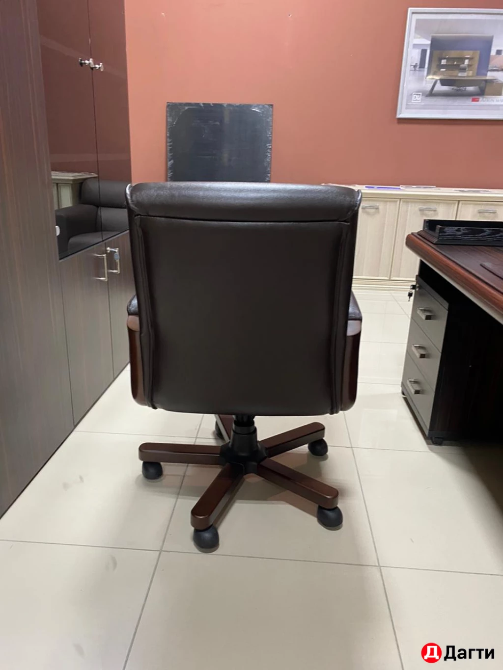 Кресло руководителя Модильяни М