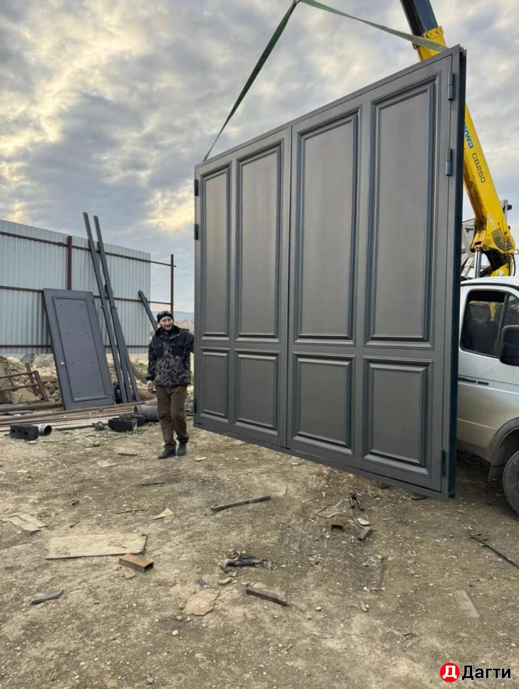 КОВАННЫЕ ВОРОТА ,перила ,навесы,входные бронь двери