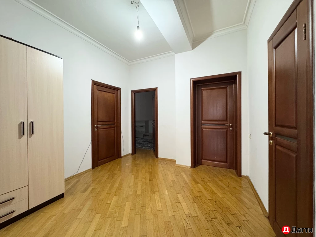 Квартира, 3 комнаты, 108 м², Агент
