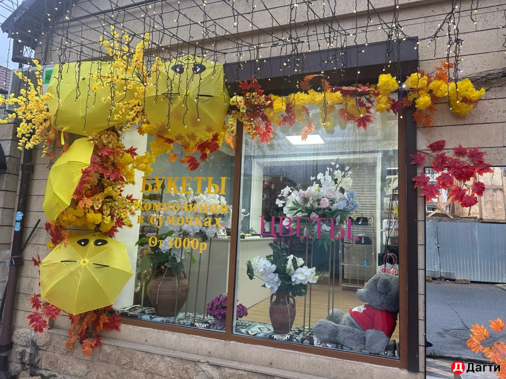 Декор входных групп, ресторанов, магазинов и кофеен.