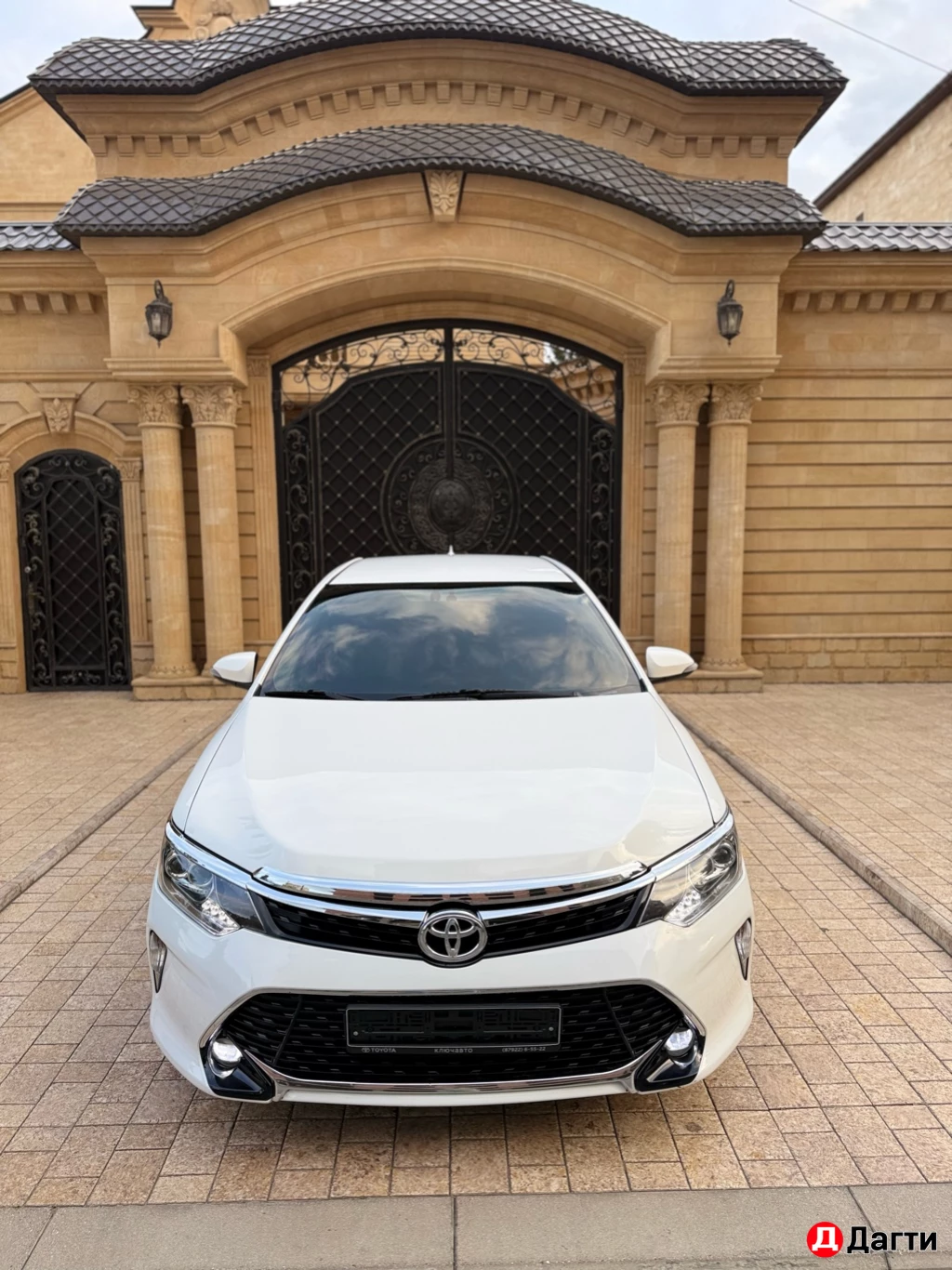 Toyota Camry, 2015 года