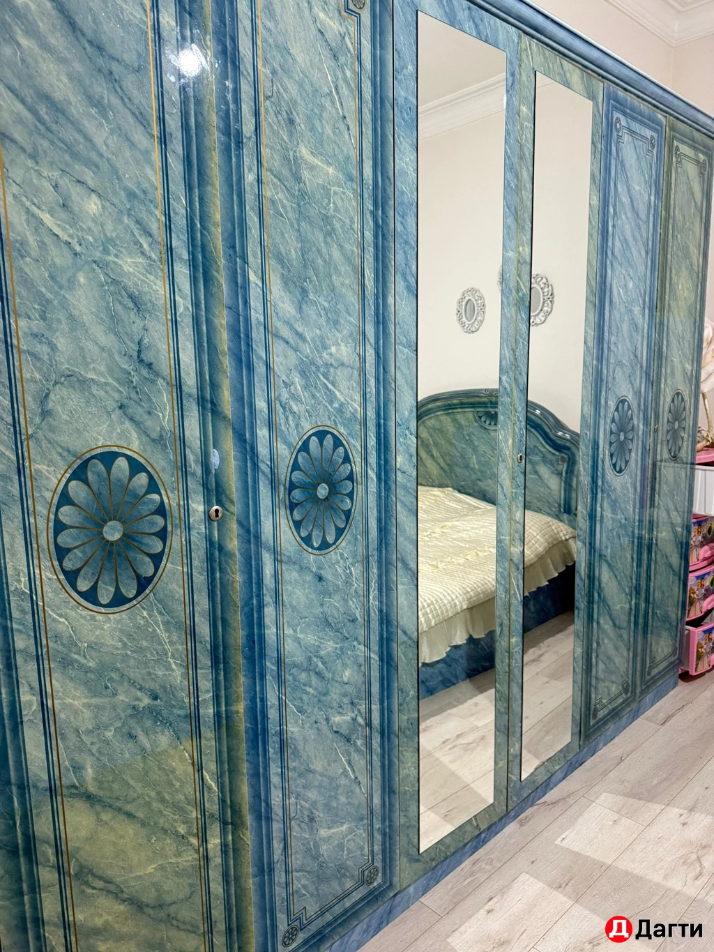 Спальний гарнитур