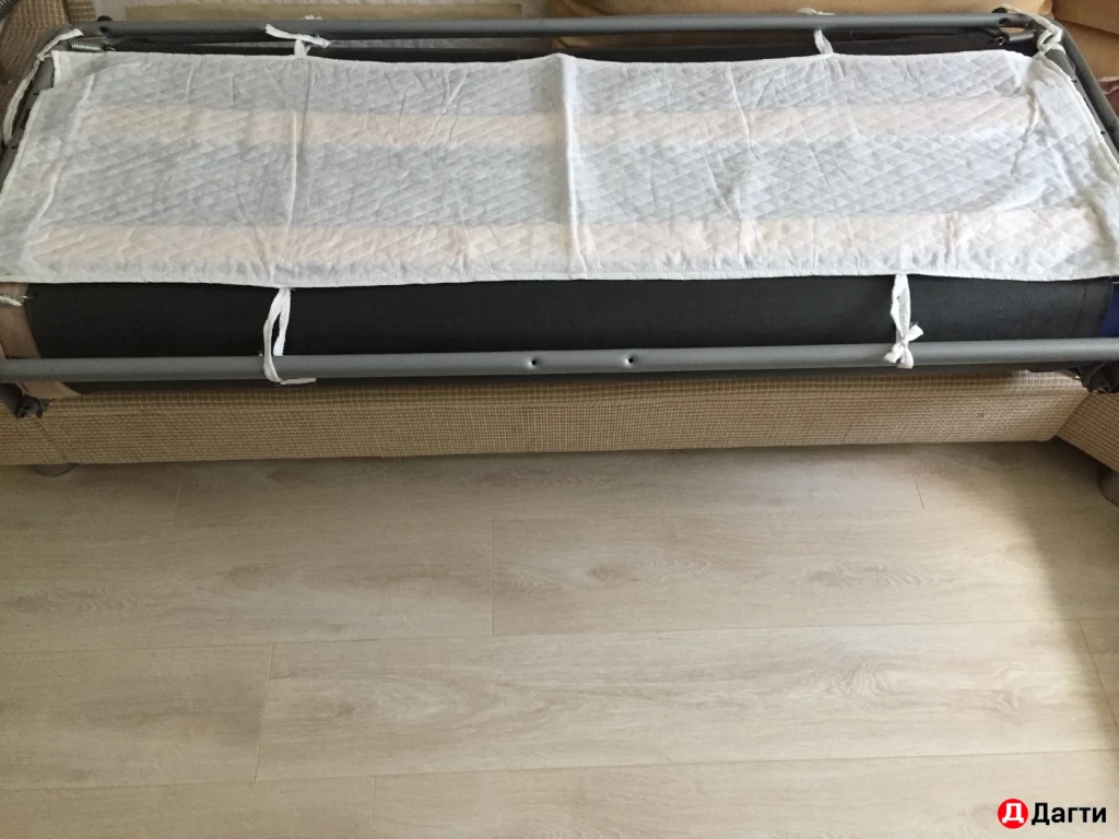 Диван, холл