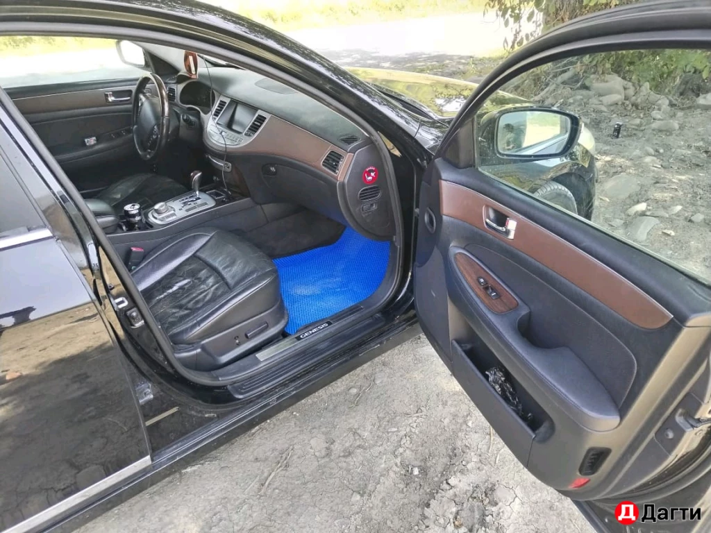 Hyundai Genesis, 2009 года