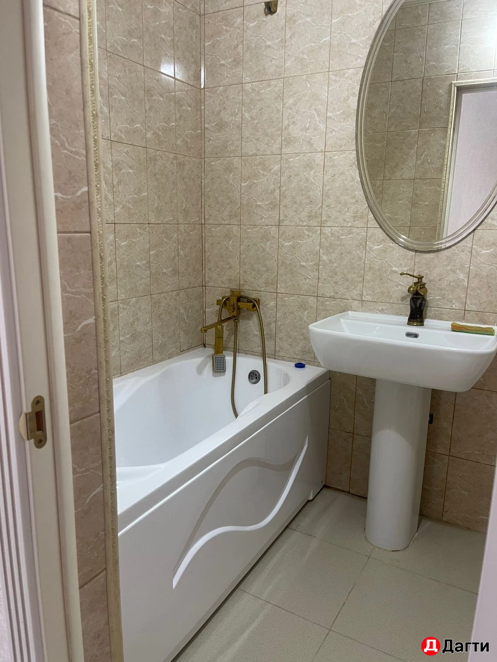 Квартира, 2 комнаты, 75 м²