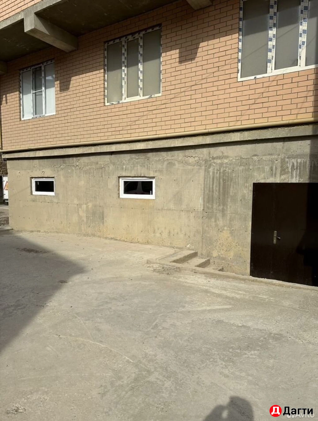 Помещение свободного назначения, 1000 м², Собственник