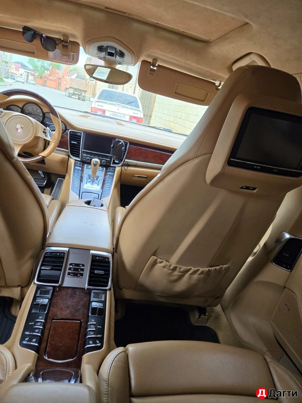 Porsche Panamera, 2010 года