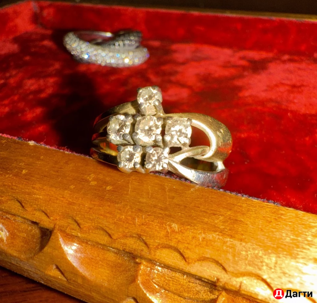 Кольцо с бриллиантами