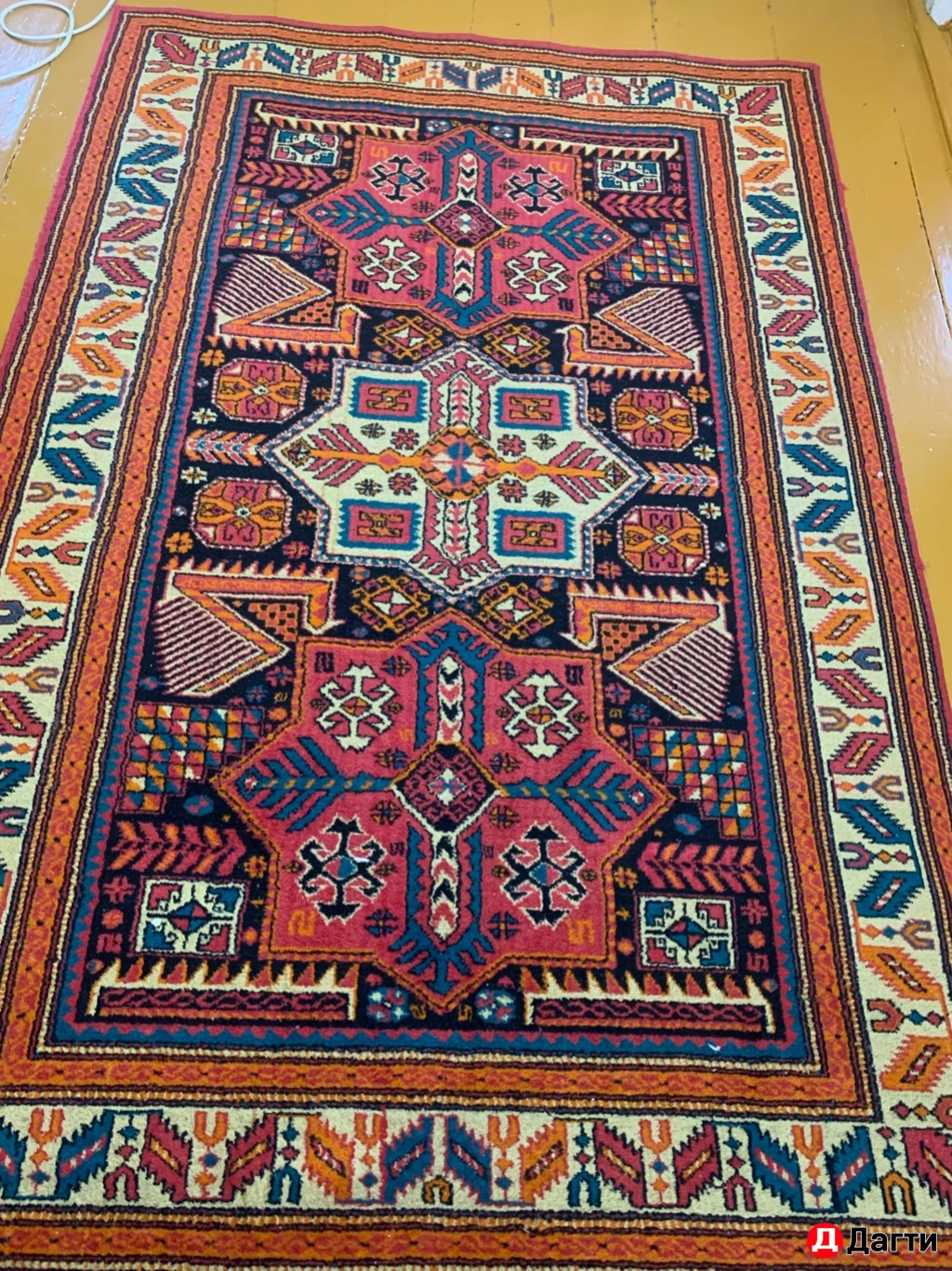 Старинный ковёр