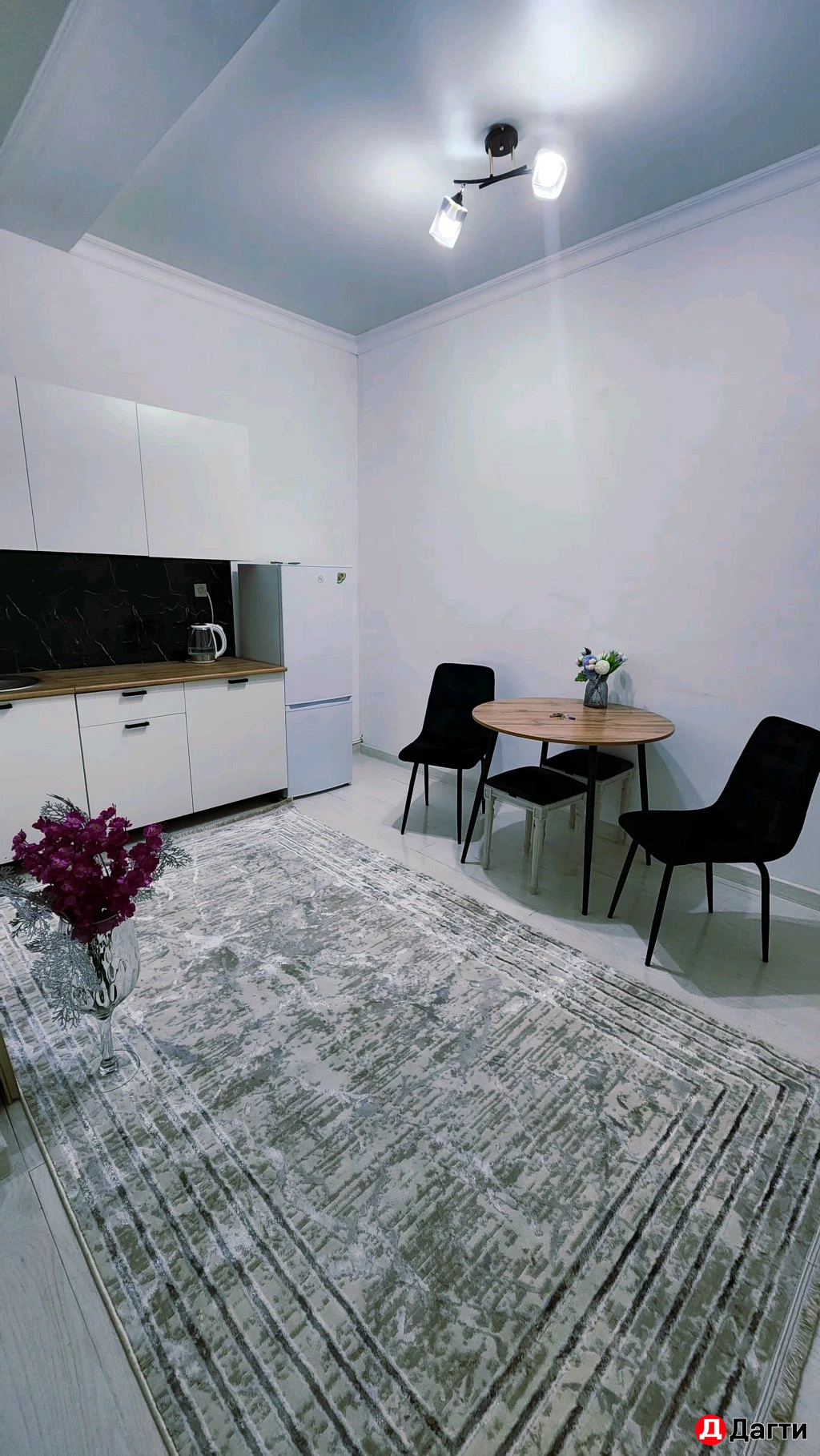 Квартира, 2 комнаты, 75 м², Агент