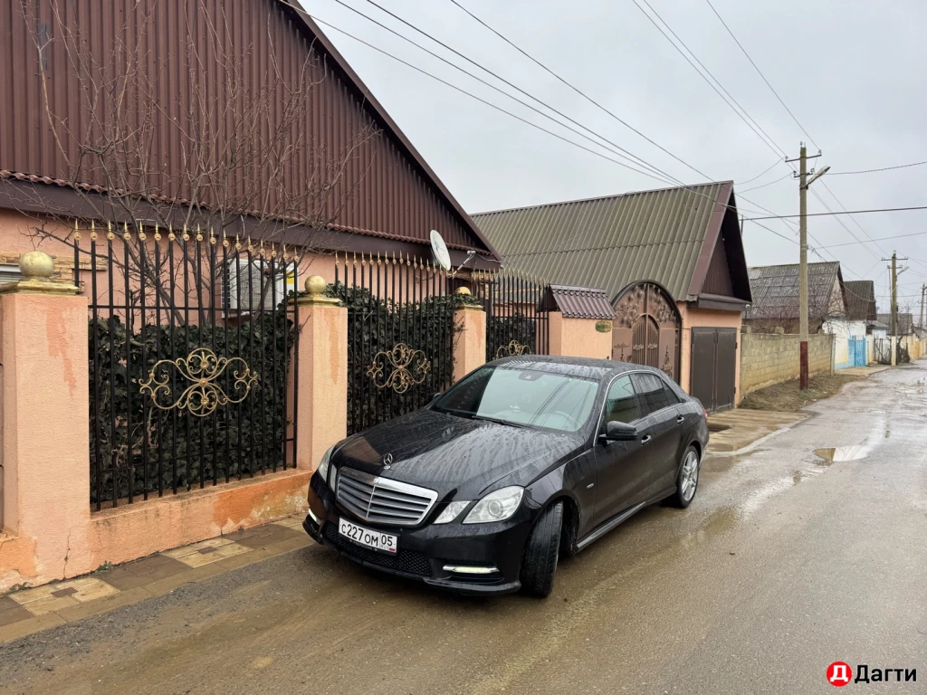 Mercedes-Benz E-Класс, 2011 года