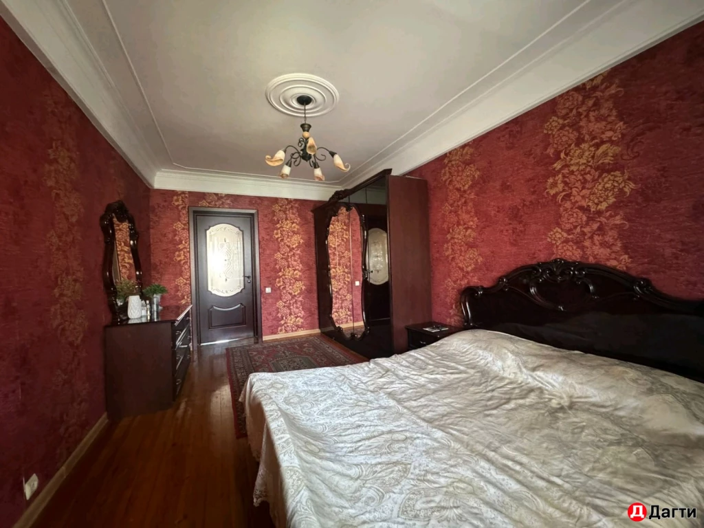 Квартира, 4 комнаты, 90 м², Агент