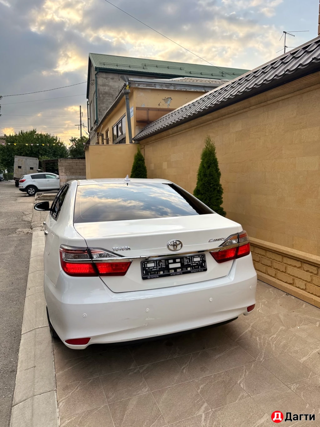 Toyota Camry, 2015 года