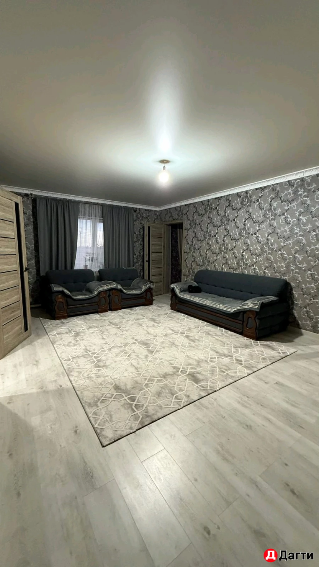 Диван с 2-мя креслами