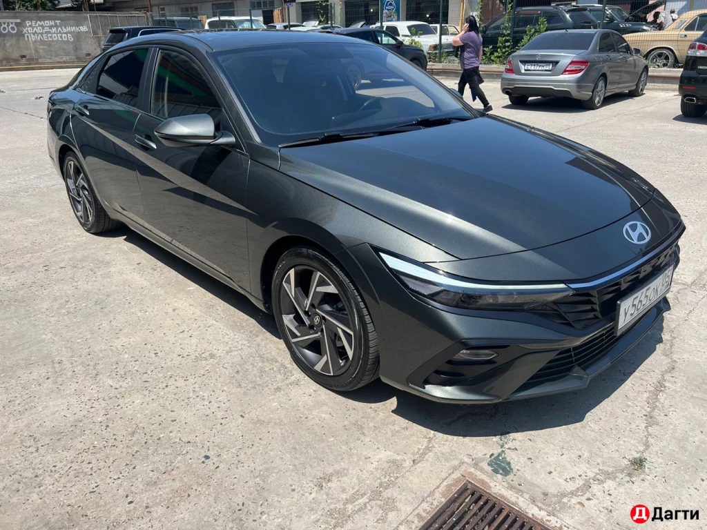 Hyundai Elantra, 2023 года