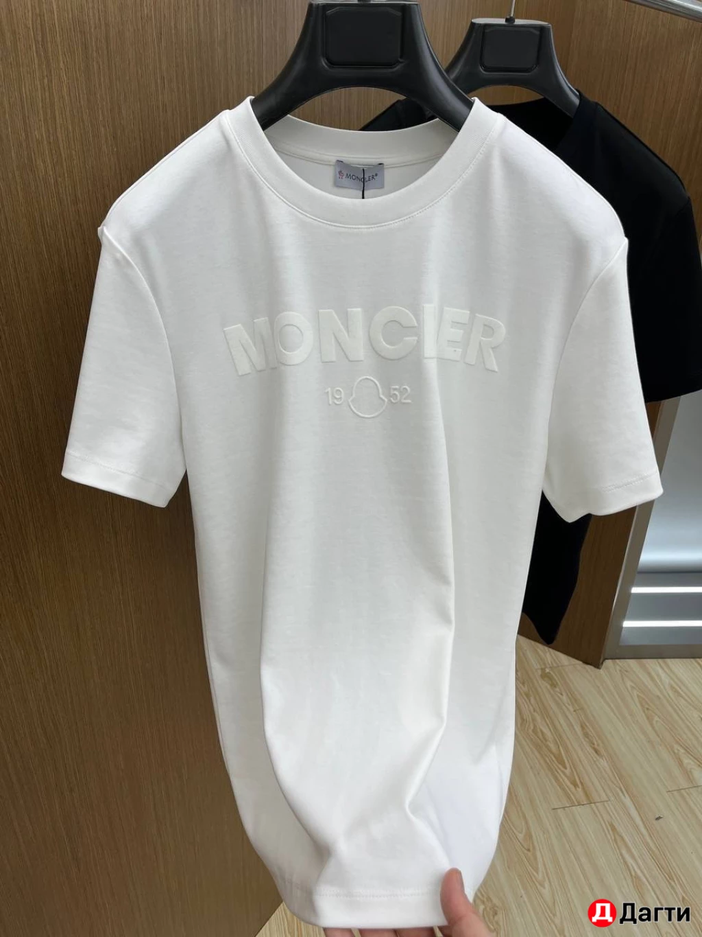 Футболка MONCLER