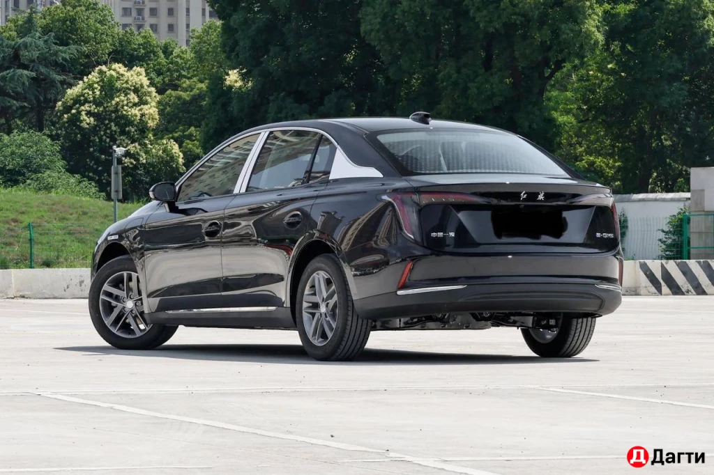 Hongqi E-QM5, 2025 года