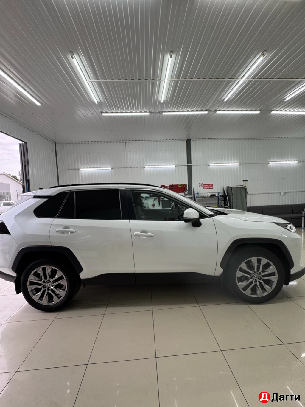 Toyota RAV4, 2020 года