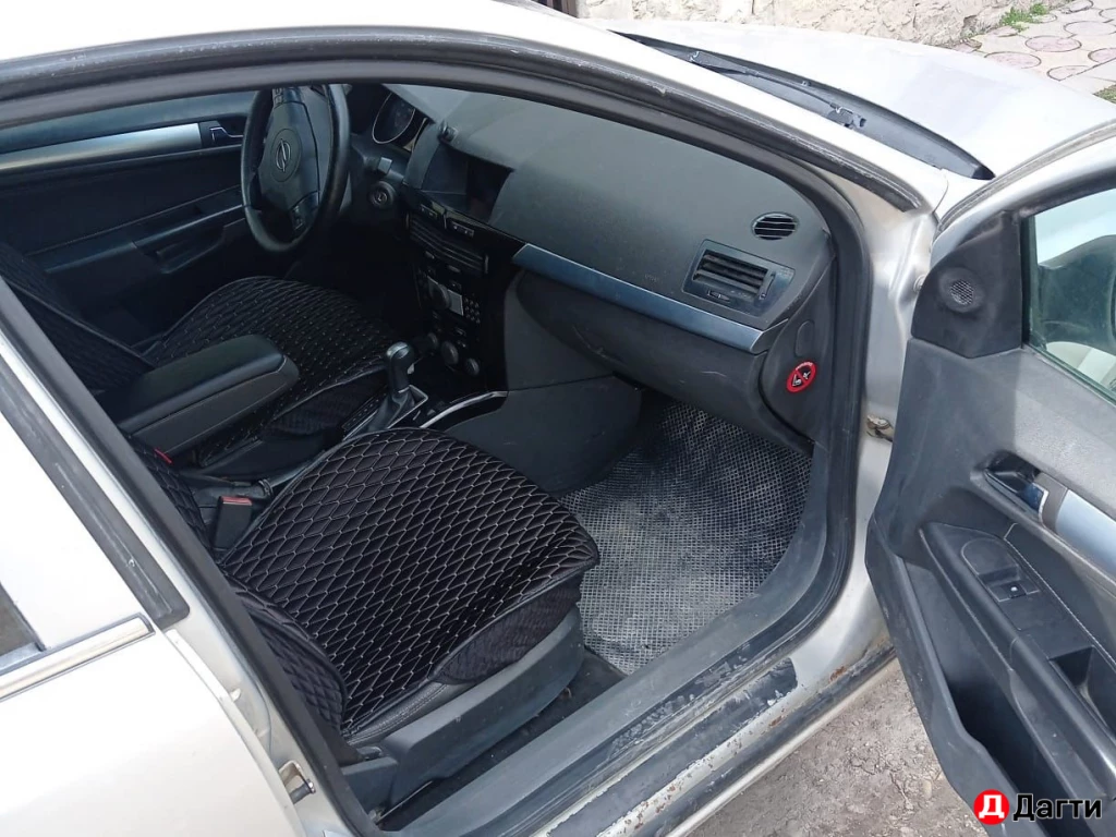 Opel Astra, 2008 года