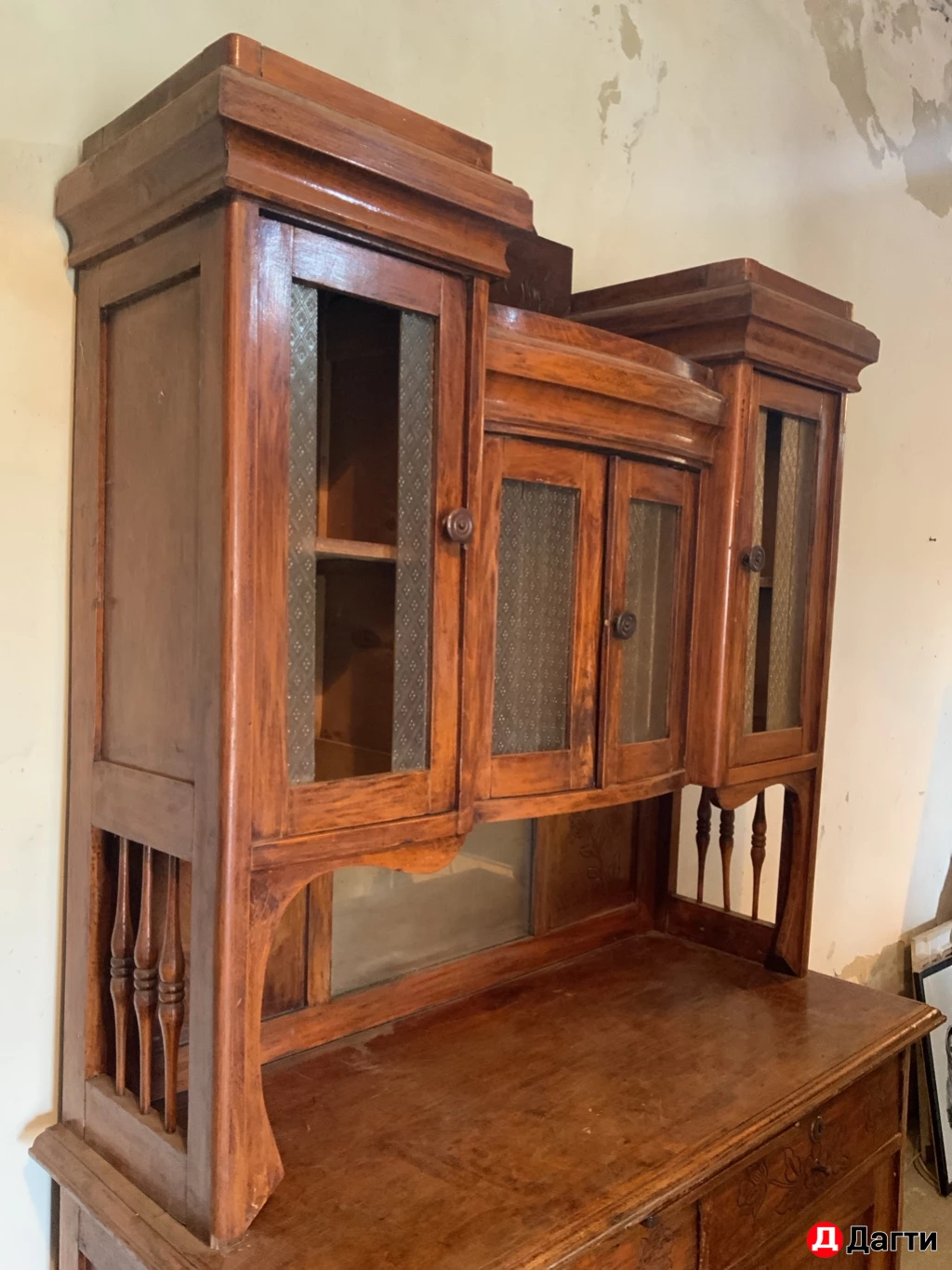 Шкаф старинный