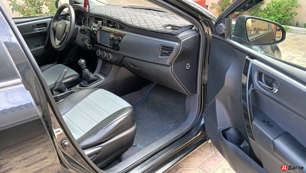 Toyota Corolla, 2013 года