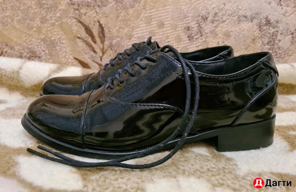 Женские туфли на шнурках