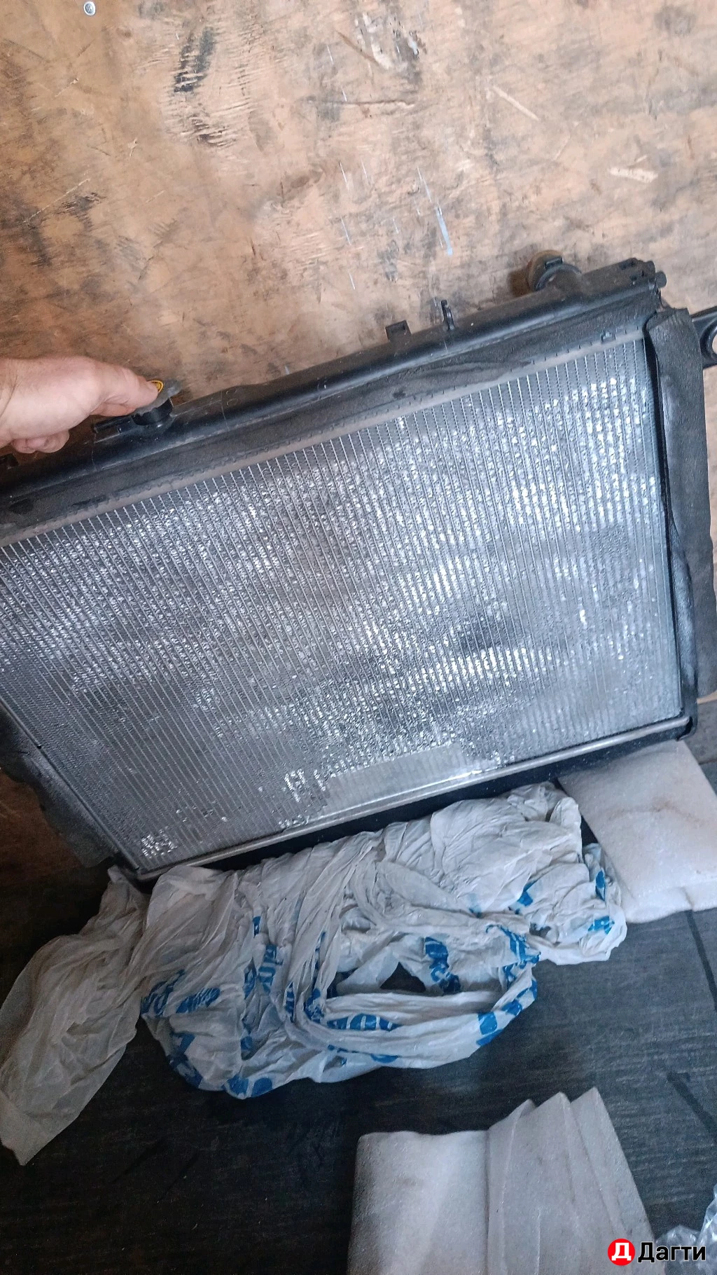 Радиатор Лексус LX 470.