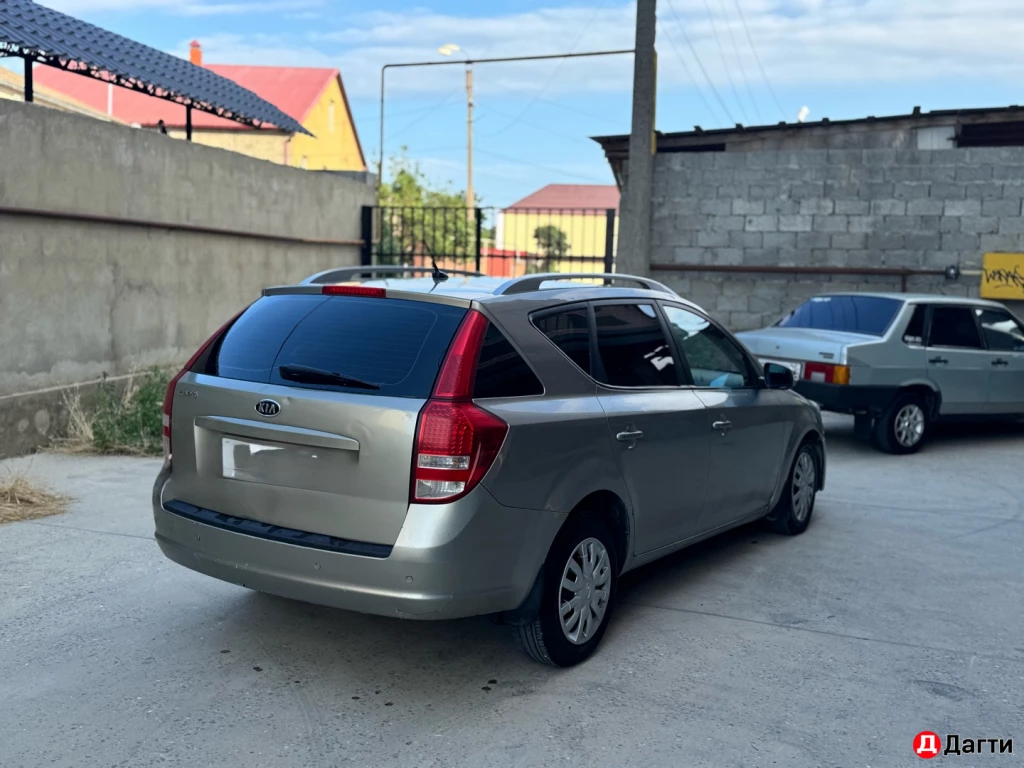 Kia Ceed, 2010 года