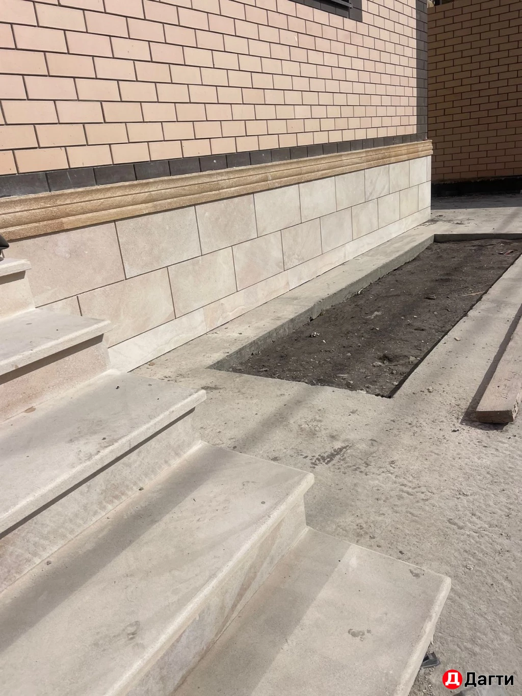 СТУПЕНЬКИ И ПОДОКОННИКИ из НАТУРАЛЬНОГО КАМНЯ